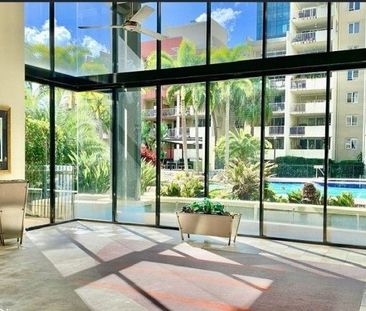 Furnished Studio Apartment in a Central Location - Photo 6