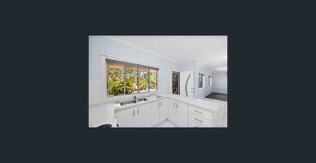 Lowset home ready for new tenants - Photo 4