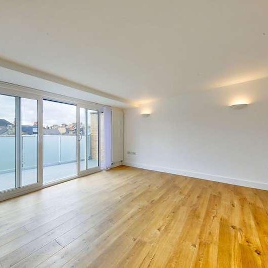 Chatham Road, London, SW11 - Photo 1