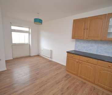 3 bed Mid Terraced House for Rent - Photo 4