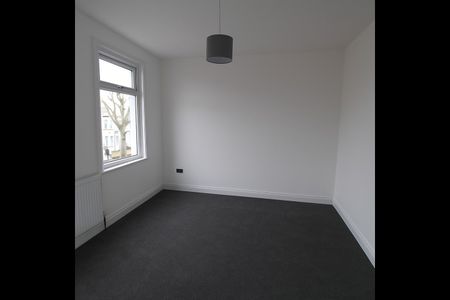 4 Bed Maisonette, Rutland Road, E7 - Photo 3