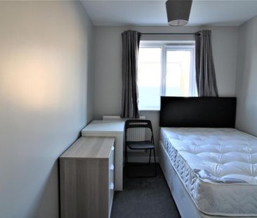 6 bedroom private hall to rent - Photo 3