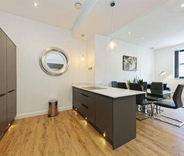 3 bedroom flat to rent - Photo 4