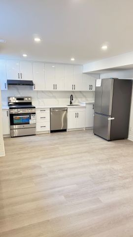 For Lease - 20 Clutterbuck Lane, Ajax, Ontario - Photo 3