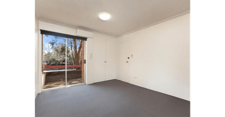 Affordable Two-Bedroom Unit in Prime Location - Photo 2