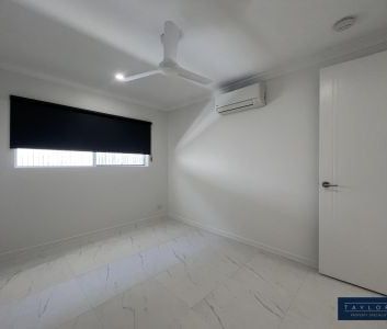 Brand New Luxury Home with Pool in Cannonvale! - Photo 3