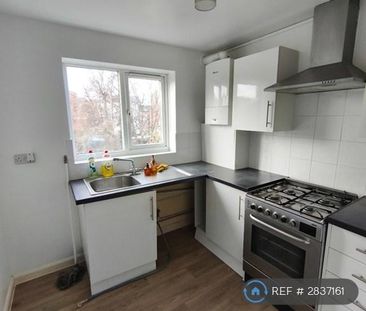 2 bedroom flat to rent - Photo 2