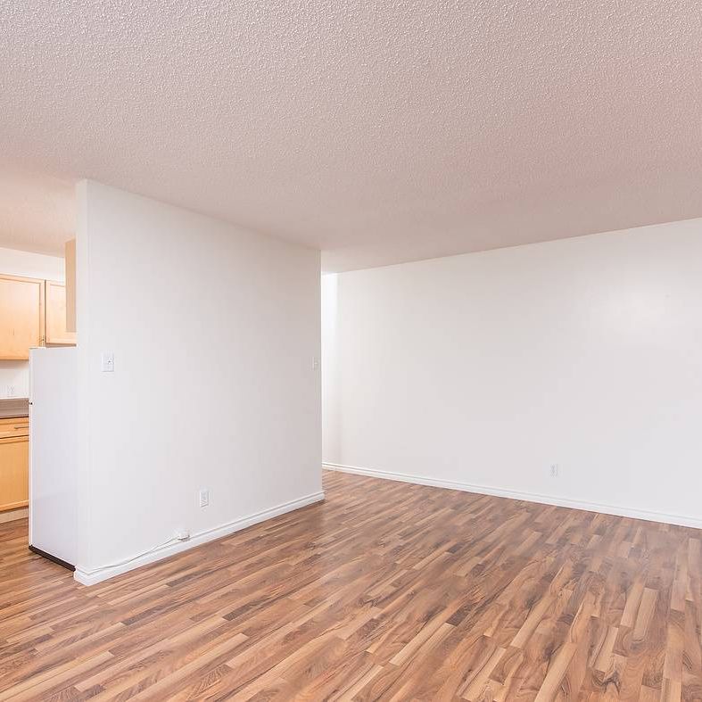 Natalie Place - Photo 1