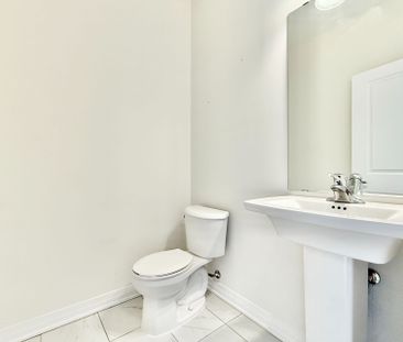 For Lease - 16 Tay Lane, Richmond Hill, Ontario - Photo 2