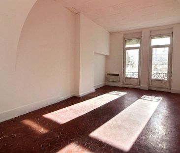 MARSEILLE 13005. CHAVE/CAMAS. Appartement en duplex de 55² + terrasse - Photo 1