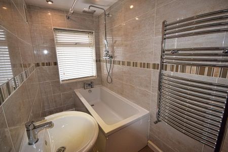 2 bedroom semi-detached house to rent - Photo 4