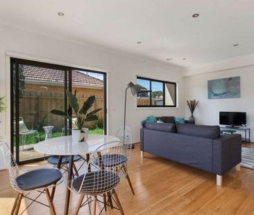 Newly Renovated 3 Bedroom Home - Photo 6
