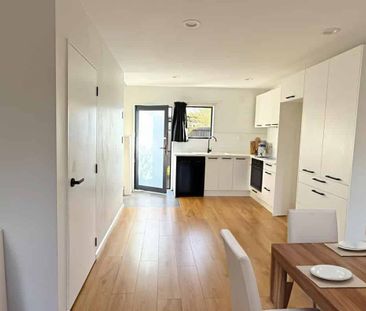 MOUNT WELLINGTON, 2 BEDROOMS - Photo 2