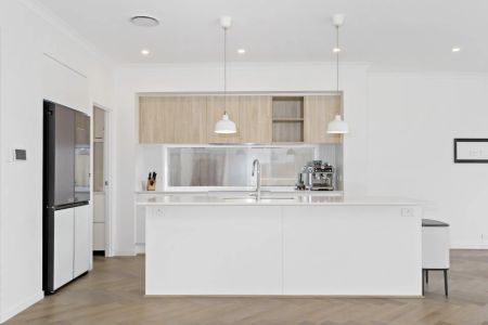 Immaculate Family Home in a Peaceful Upper Kedron Pocket - Photo 5