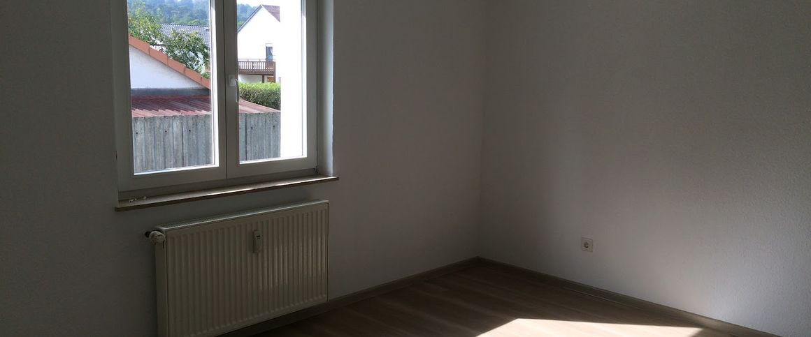 Erdgeschosswohnung mit Gartennutzung: 3 Zimmer in Solms - Photo 1