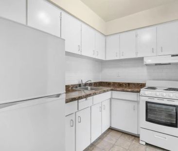 CEDARVIEW MANOR — Studio B - CEM - Photo 3