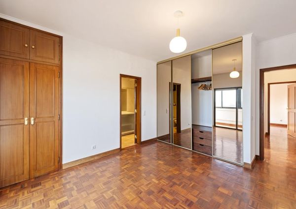 3 Bedroom Apartment with a view, Quinta das Palmeiras, Oeiras