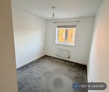 3 bedroom semi-detached house to rent - Photo 3