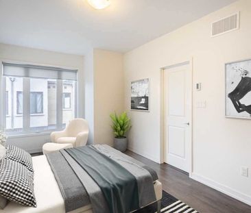 For Lease - 219 Huguenot Road, Oakville, Ontario - Photo 4