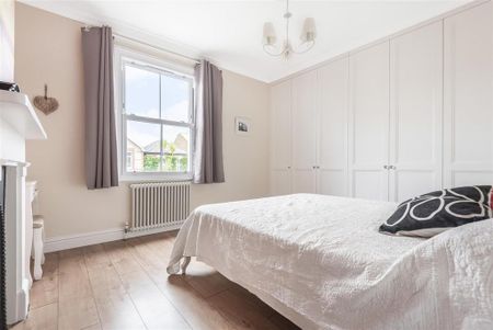 5 bedroom terraced house to rent - Photo 4