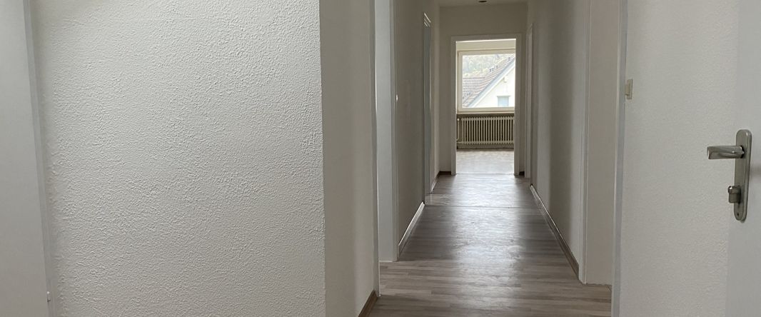 3-ZIMMER-DACHGESCHOSS-WOHNUNGEN IM 2-OBERGESCHOSS LINKS ZUR MIETE! - Photo 1