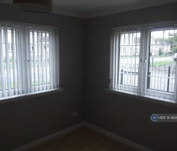 4 bedroom detached house to rent - Photo 4
