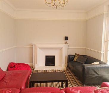 8 bedroom detached house to rent - Photo 2