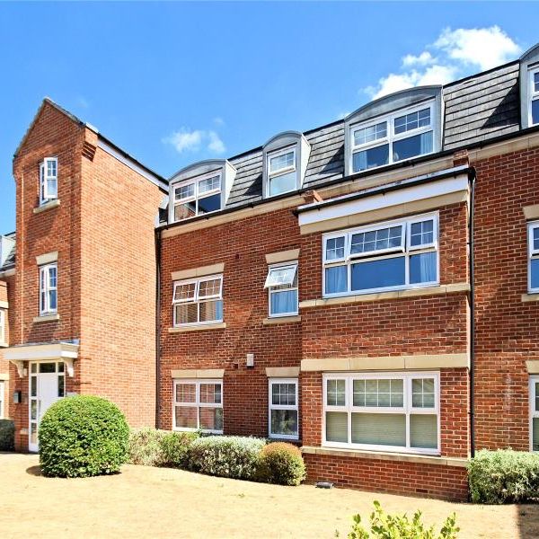 Kings Road, Woking - 2 bedrooms Property for lettings - Seymours - Photo 1