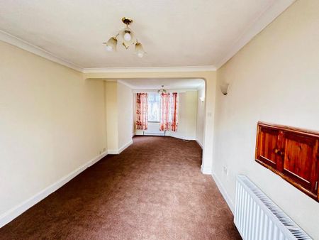 3 bedroom terraced house to rent - Photo 2
