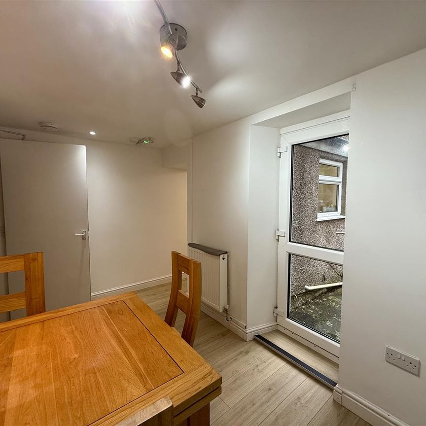 59 Hill Street - Photo 1