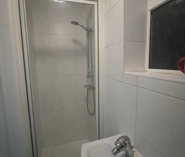 Studio Flat, Middleham Road, N18 - Photo 4