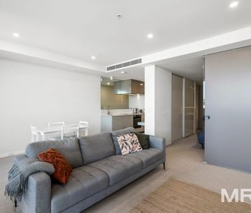 Furnished sky high living - Photo 3