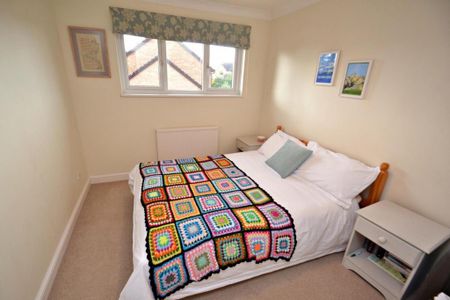 4 bedroom detached house to rent - Photo 5