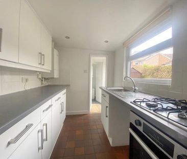 2 bedroom semi-detached house to rent - Photo 5