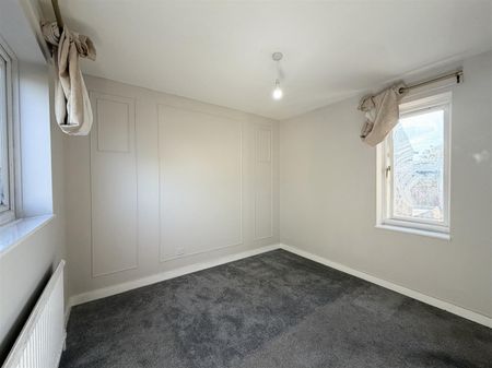 3 Bedroom House - End Terrace To Let - Photo 4