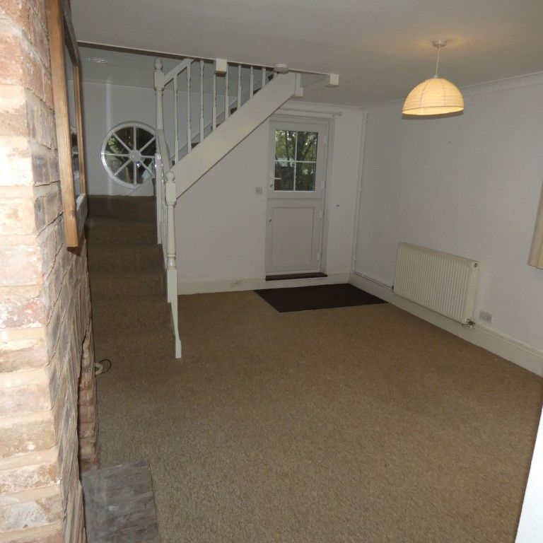 1 bed House - To Let - Photo 1