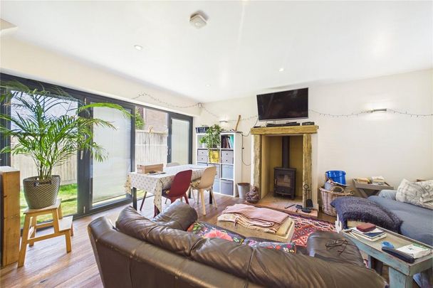 2 bedroom detached house to rent - Photo 1