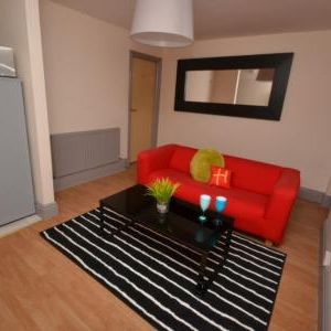 Exeter Road, Nottingham, NG7 - Photo 1