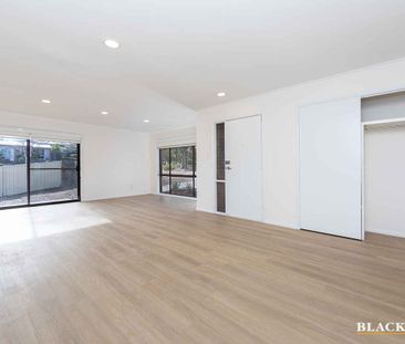 Newly updated 3 Bedroom 2 Bathroom 2 Car Garage close to Canberra... - Photo 1