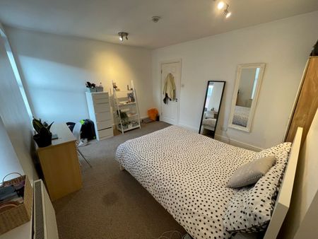 4 Bed Terraced House, Braemar Road, M14 - Photo 4