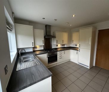 2 bedroom semi-detached house to rent - Photo 5