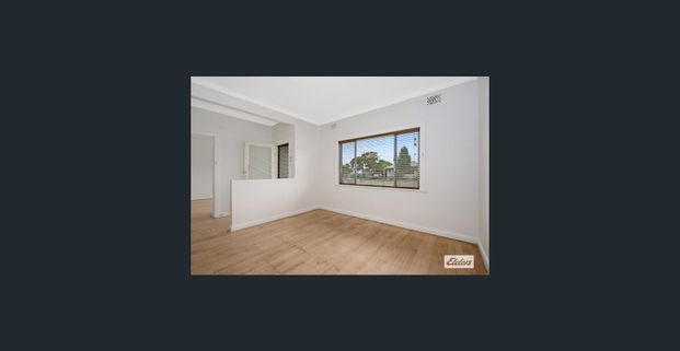 Low maintenance home in great location - Photo 1