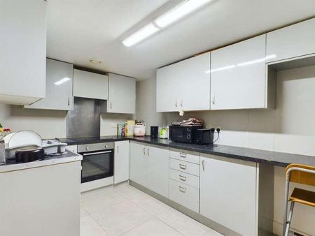 Upper Lewes Road, Brighton, BN2 - Photo 3