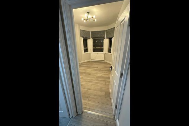 1 Bed Flat, Valmar Road, SE5 - Photo 1