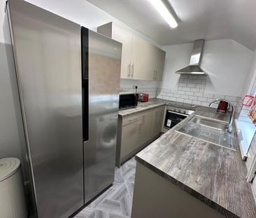 4 bedroom house of multiple occupation to rent - Photo 1