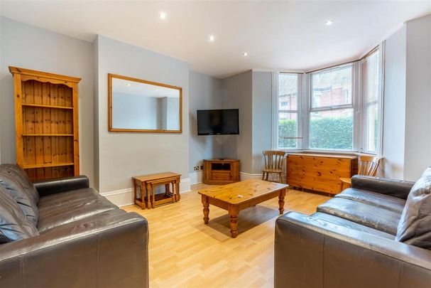 6 bedroom terraced house to rent - Photo 1