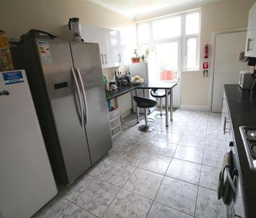 House share to rent - Photo 4