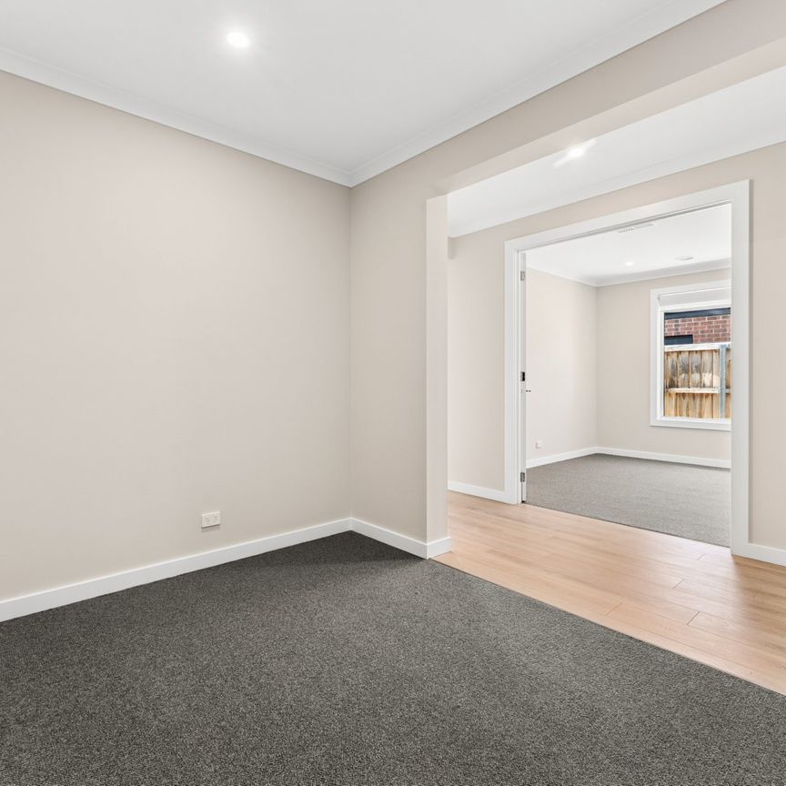 Opulence And Luxurious Living With A Family Approach - Photo 1