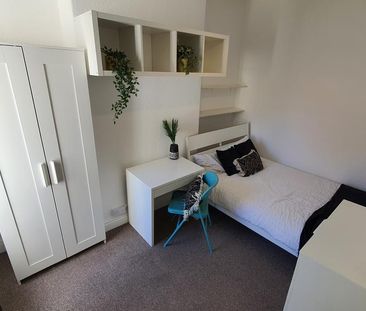 1 bedroom in a house share to rent - Photo 4
