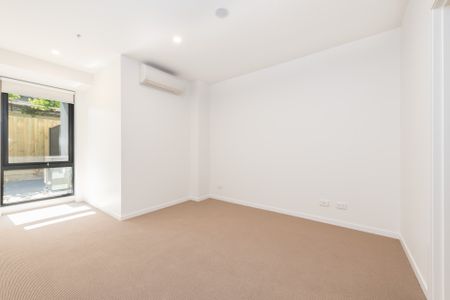 Ground Level Haven - Photo 2